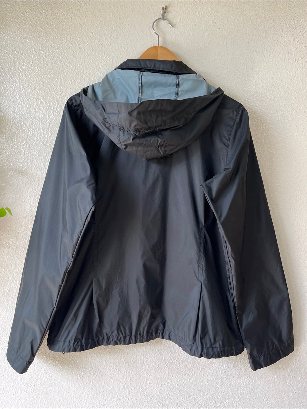 Columbia Sportswear Black Hooded Windbreaker Jacket Coat Women's Large - Picture 6 of 7
